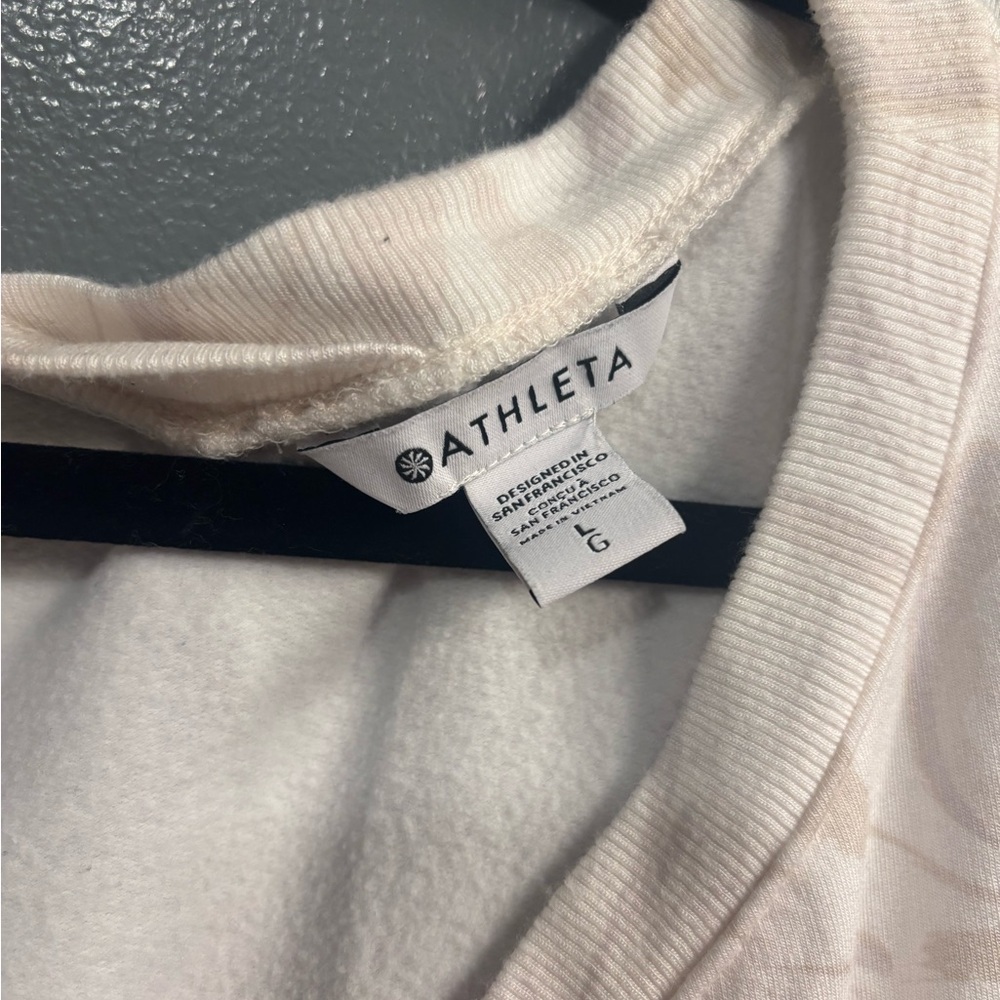 Athleta V-Neck Sweatshirt White Hiking Travel Workout Oversized Athletic Sports